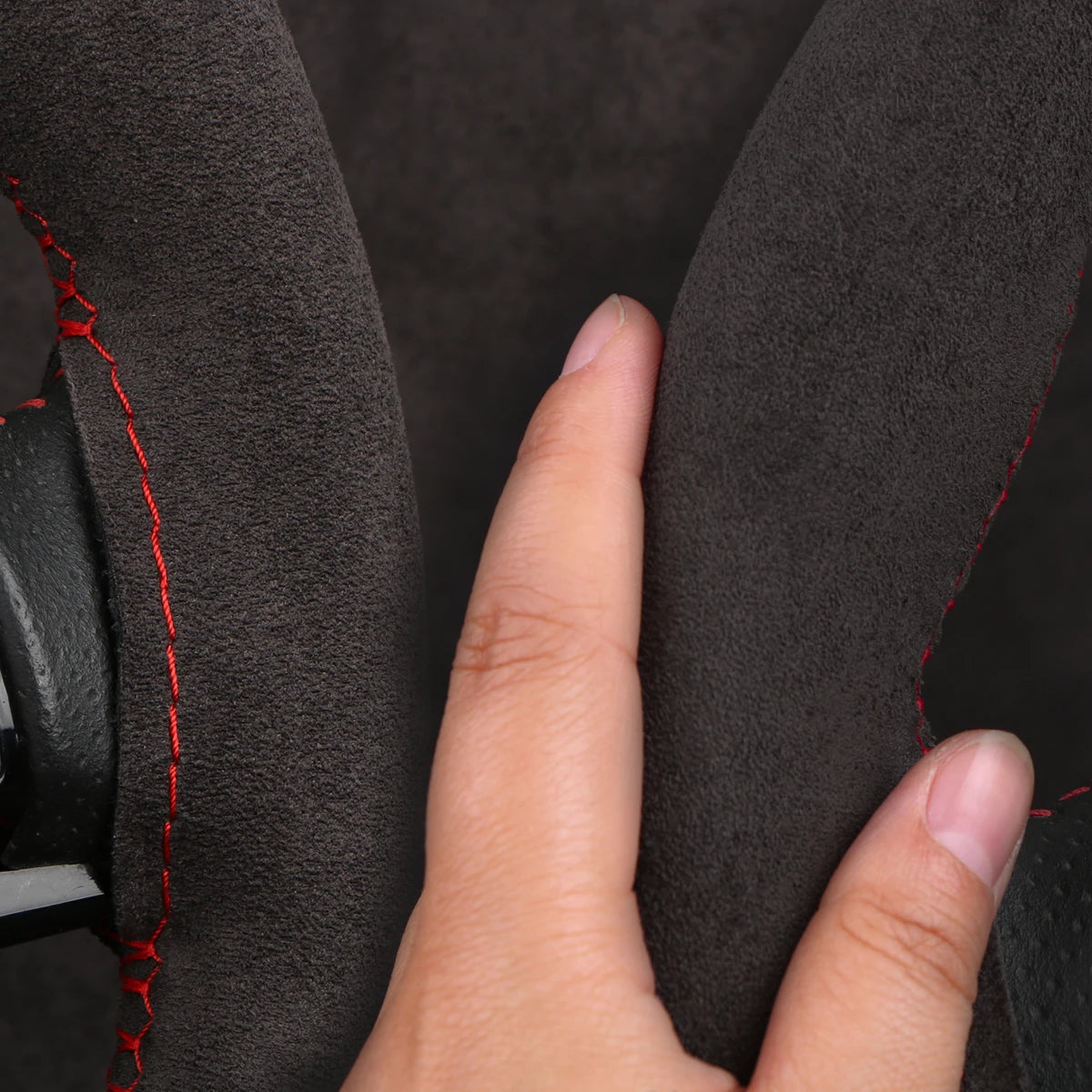37-38cm Universal Suede Steering Wheel Cover - DIY Hand Sewing Black Leather Braiding